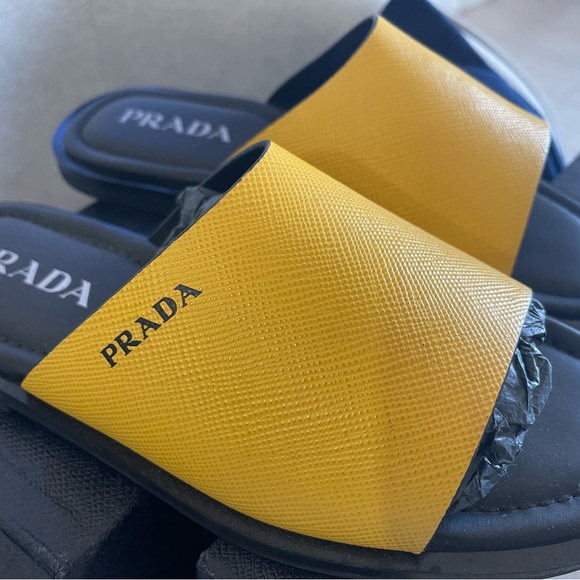 Pre-owned men slides
Prada Leather & Yellow Rubber Sandals Shoes, Sz. Prada 7 - Picture 2 of 4